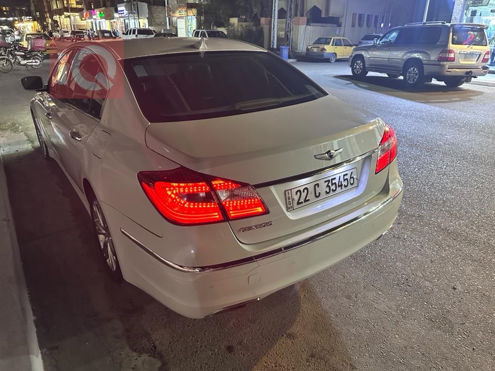 جێنسس G80